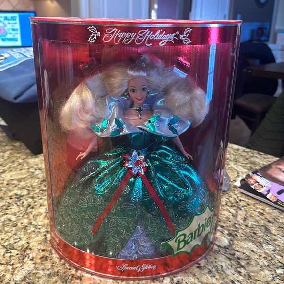 1995 special edition, happy holiday Barbie - Picture 1 of 3